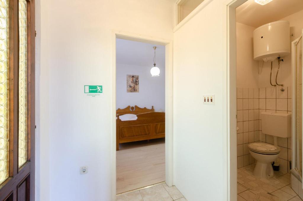 Koupelna v ubytování Apartments by the sea Prizba, Korcula - 9276