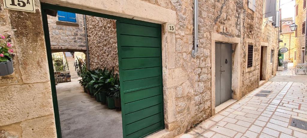 Fotografie z fotogalerie ubytování House Old town stone house v destinaci Stari Grad