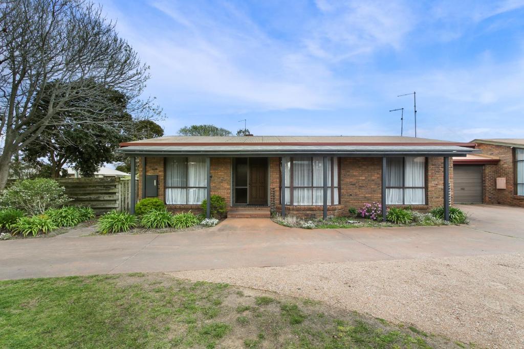 Lowes on the Lakes, Lakes Entrance (updated prices 2024)