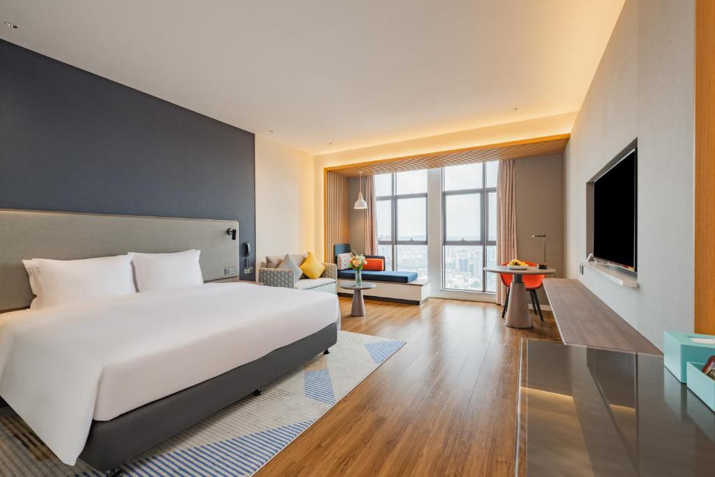 Holiday Inn Express Nanning Jiangnan by IHG - Standard King Room With Extra Floor Space