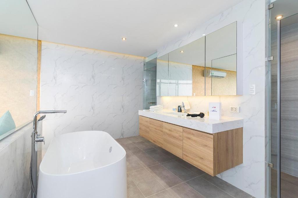 Ben Thanh - Luxury Serviced Apartments - 顶层公寓