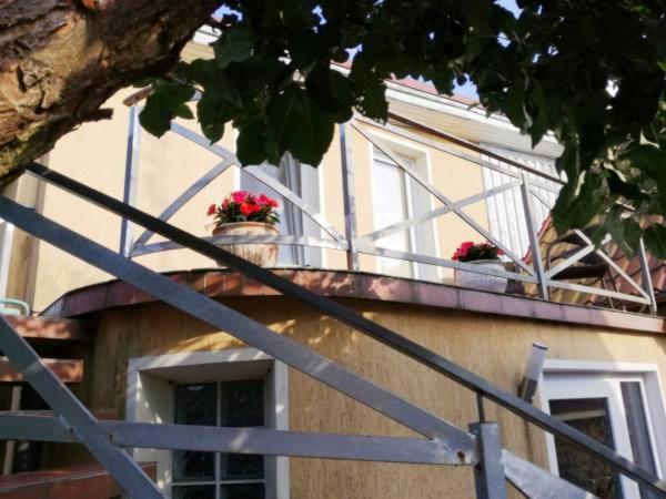 Budova, v ktorej sa apartmán nachádza