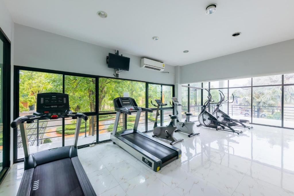 Fitness centrum a/nebo fitness zařízení v ubytování The Room at Maesai
