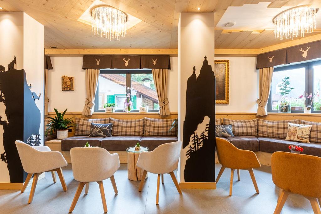 Posezení v ubytování Monza Dolomites Hotel