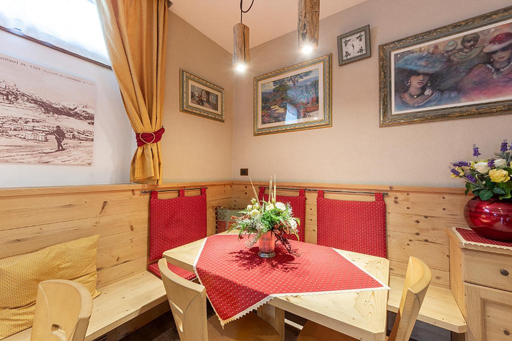 Posezení v ubytování Monza Dolomites Hotel