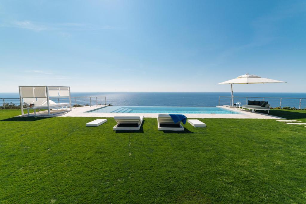 Bazén v ubytovaní Villa Sabrina Riviera dei Fiori a Picco sul Mare con Piscina Privata ,WELLNESS & SPA alebo v jeho blízkosti