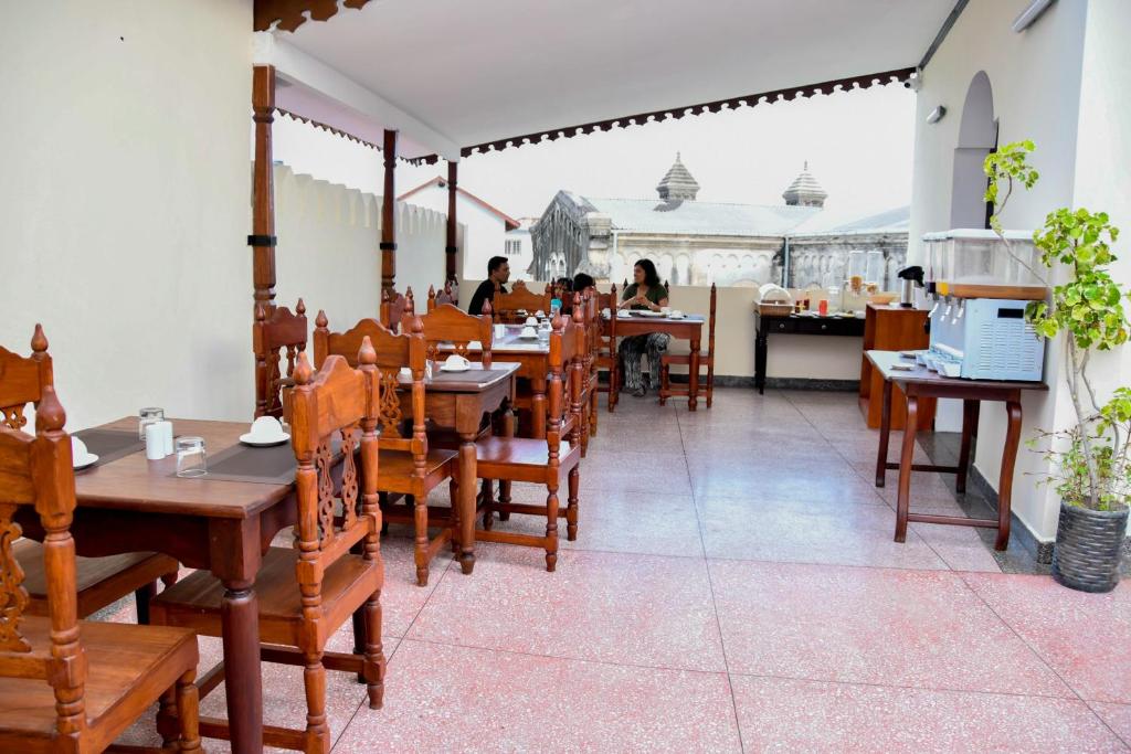 Restaurace v ubytování Minara Miwili - Forodhani Park
