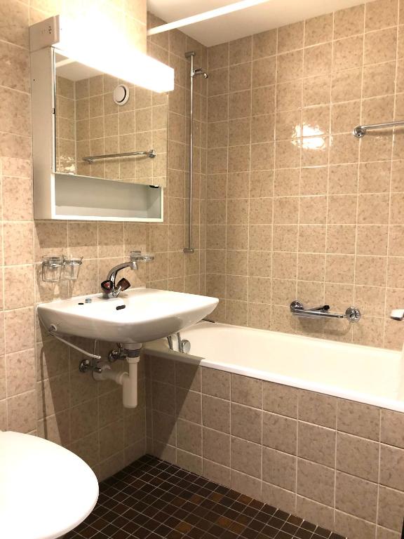 Koupelna v ubytování Hotel Weisses Kreuz Bergün