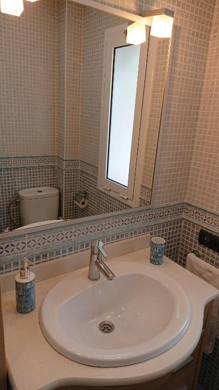 A bathroom at Apartamento Ginette SunBeach