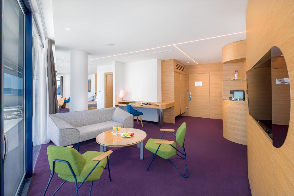 Hotel Olympia Sky - 13