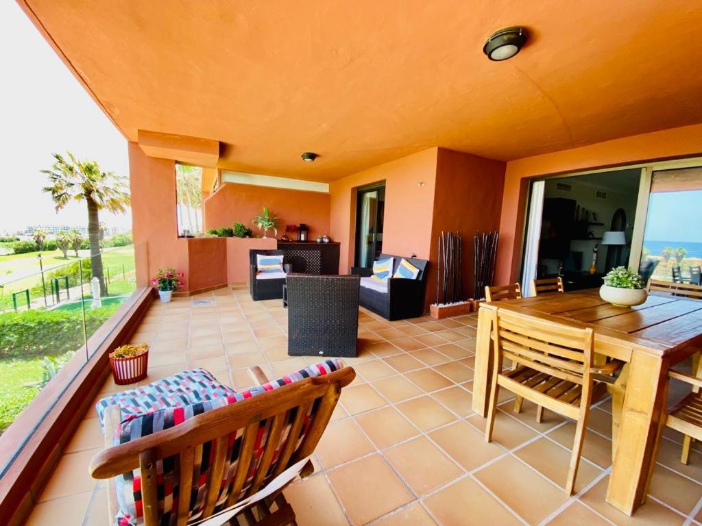 Posedenie v ubytovaní Appartement de standing avec vue mer et golf