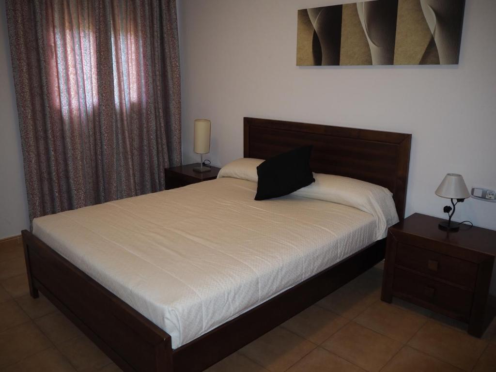 Apartamentos Turisticos Aguilas de los Collados - Apartamento De Dos Dormitorios Con Jardín
