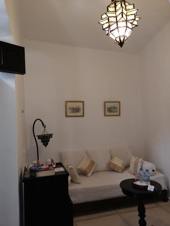 Posezení v ubytování Riad de charme l'Oasis d'Essaouira - Suite Luxe
