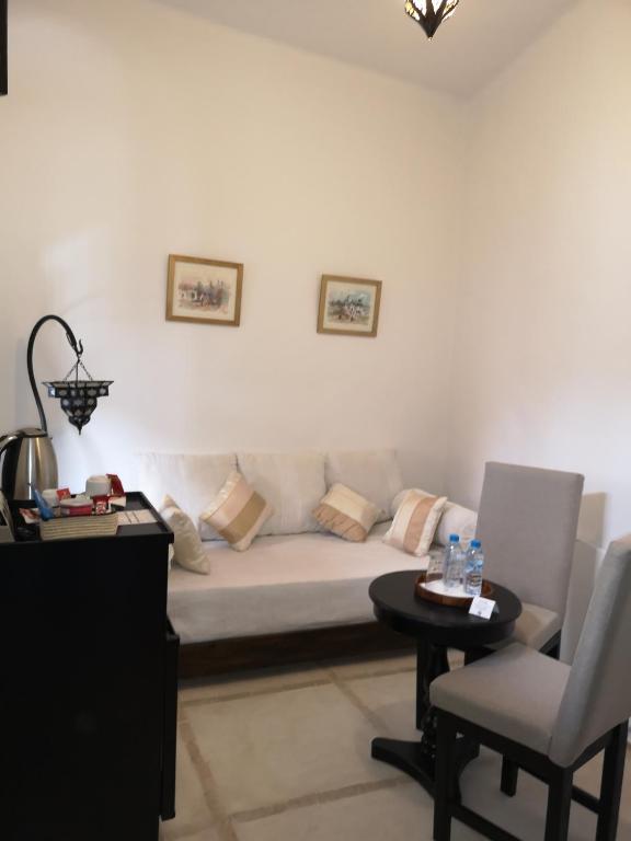 Posezení v ubytování Riad de charme l'Oasis d'Essaouira - Suite Luxe