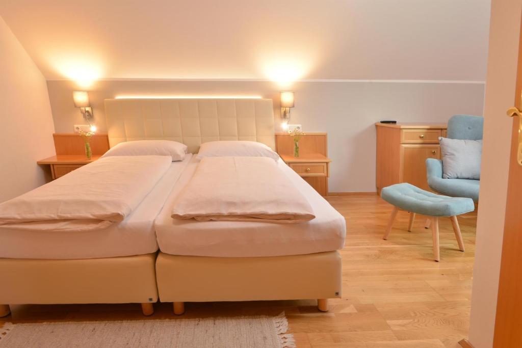 Postel nebo postele na pokoji v ubytování Landhotel Gressenbauer