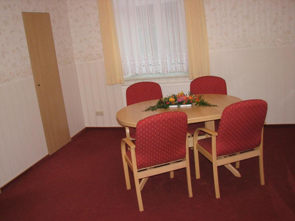 Fotografie z fotogalerie ubytování Hotel Garni Dekorahaus v destinaci Bad Schandau