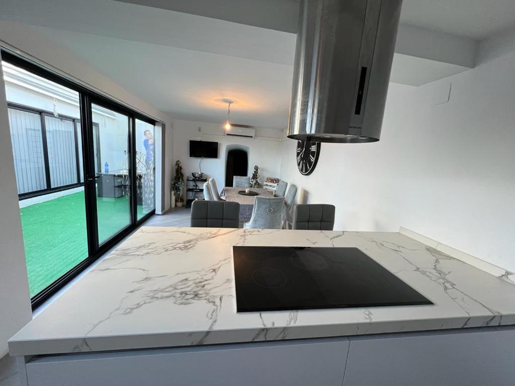 Cueva Leo - Housity