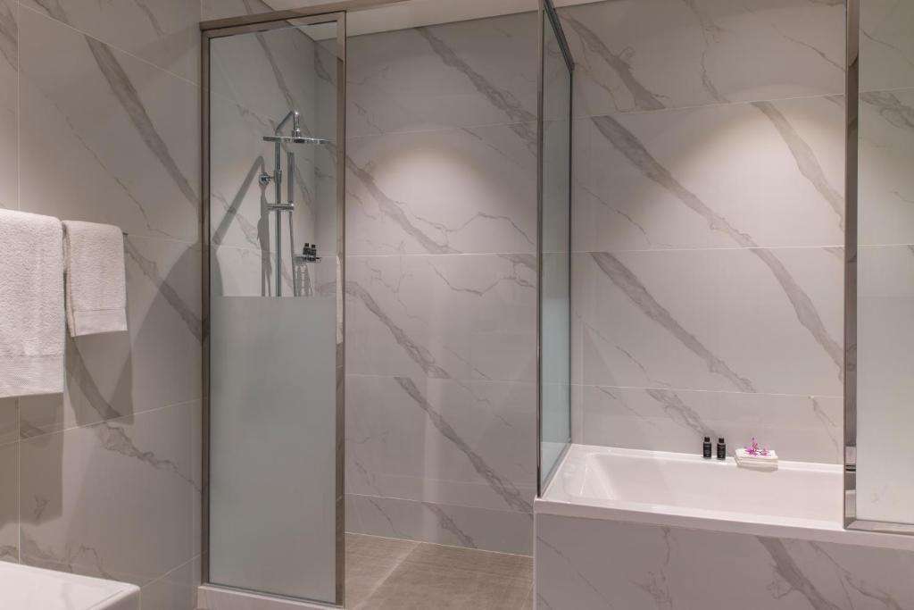 Steigenberger Residence Dohaにあるバスルーム