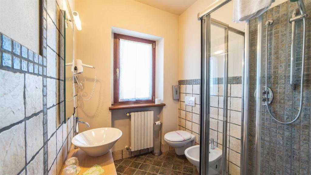 Koupelna v ubytování Sogni di Langa