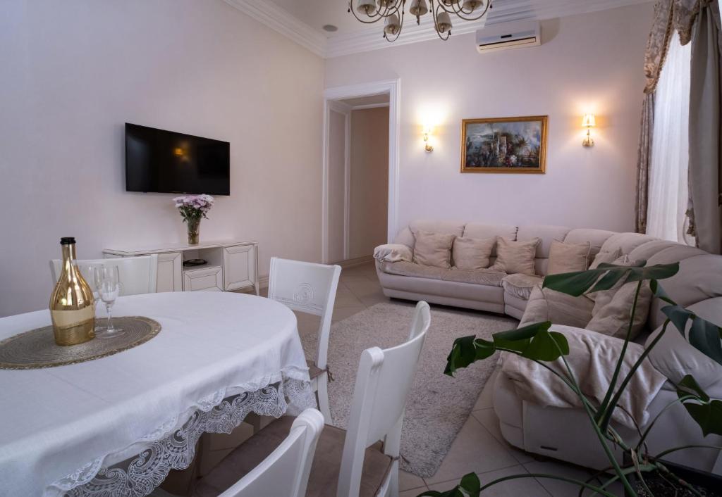 Bel Apartments