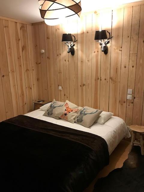 L'hostellerie de Sèvremont - Family Room With Private Bathroom