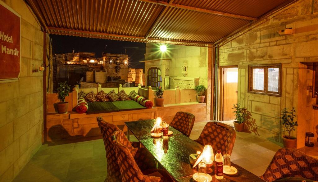 Gallery image of Hotel Rajmandir in Jaisalmer