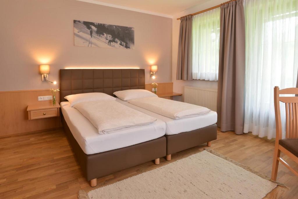 Postel nebo postele na pokoji v ubytování Landhotel Gressenbauer