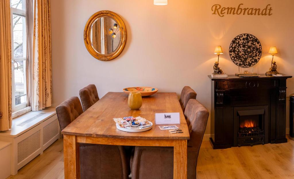 Dutch Masters Short Stay Apartments - Large Apartment With Canal View - Rembrandt Van Rijn