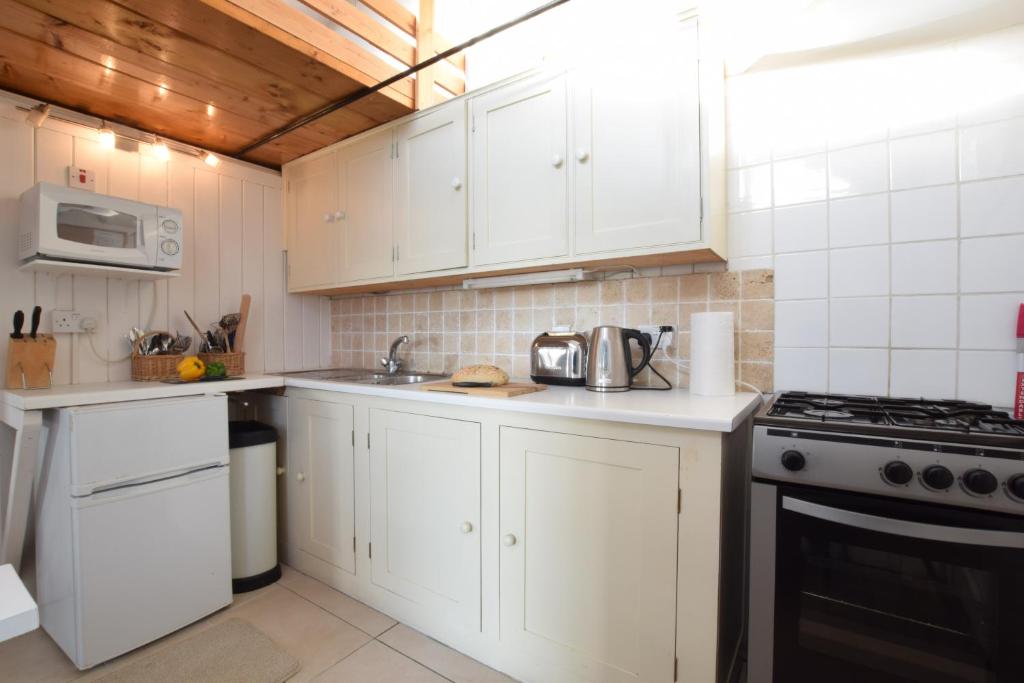 The Old Fisherman's Hut 7