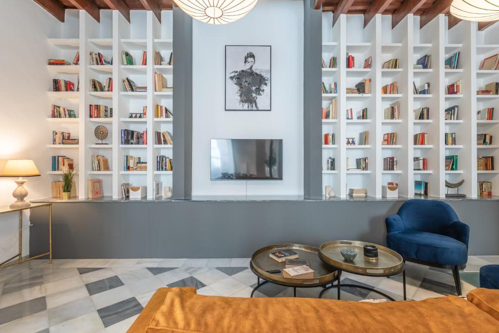 Telewizja i/lub zestaw kina domowego w obiekcie San Lorenzo Collection Homes - Space Maison Apartments