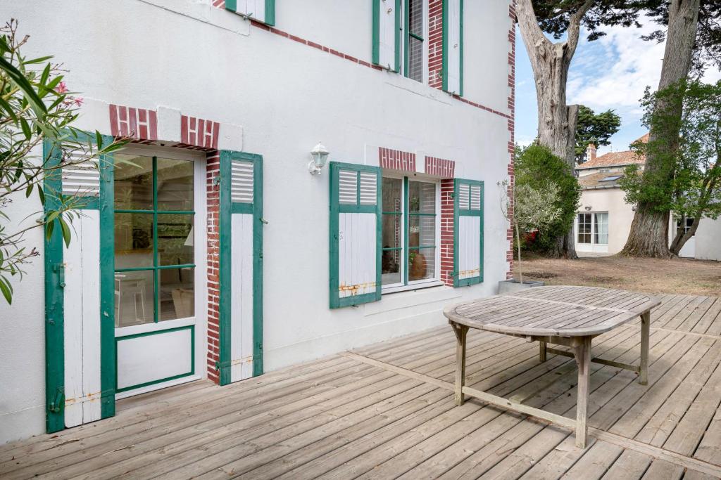 Balkón alebo terasa v ubytovaní Maison de caractère à 100 mètres de la plage
