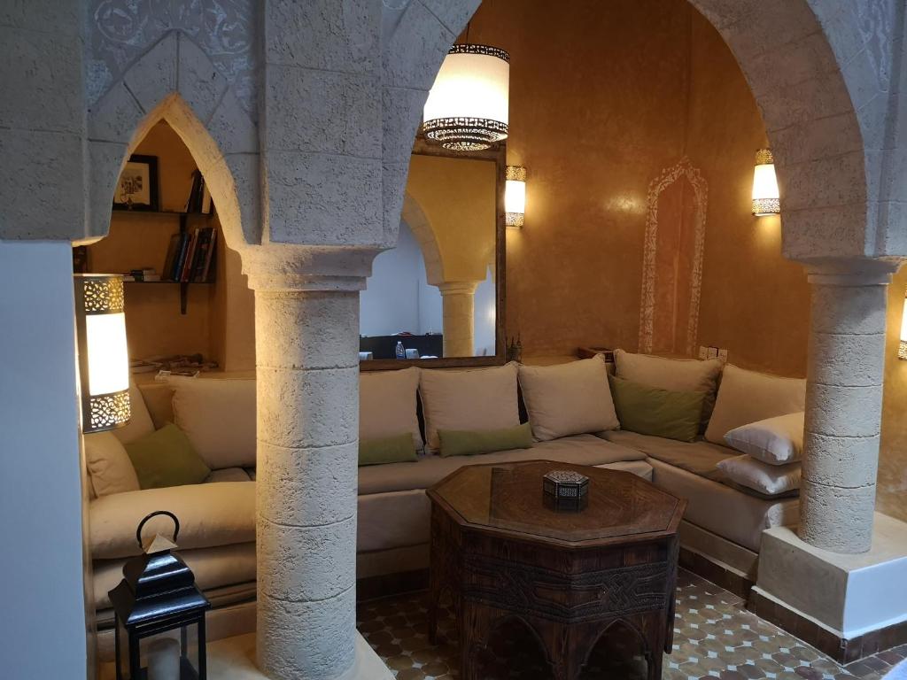 Posezení v ubytování Riad de charme l'Oasis d'Essaouira - Suite Luxe