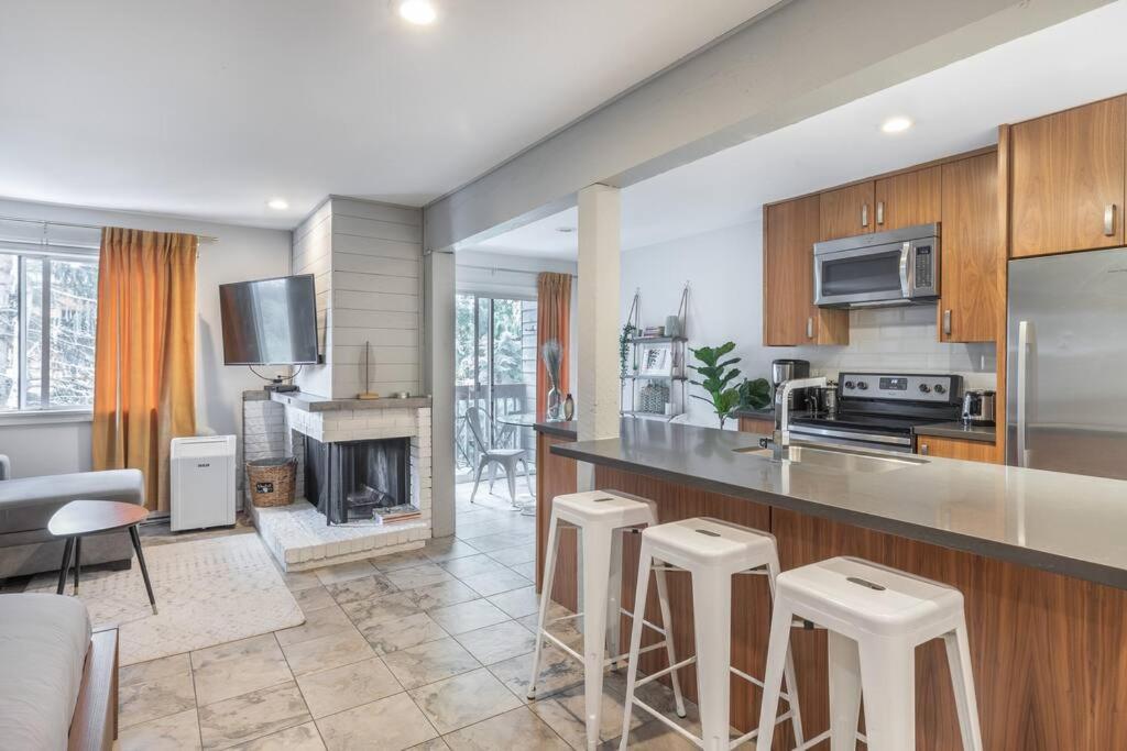 Ferienwohnung Updated Whistler Creekside Studio with Free Parking