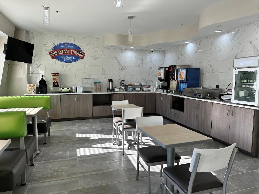Baymont by Wyndham Noblesville photo