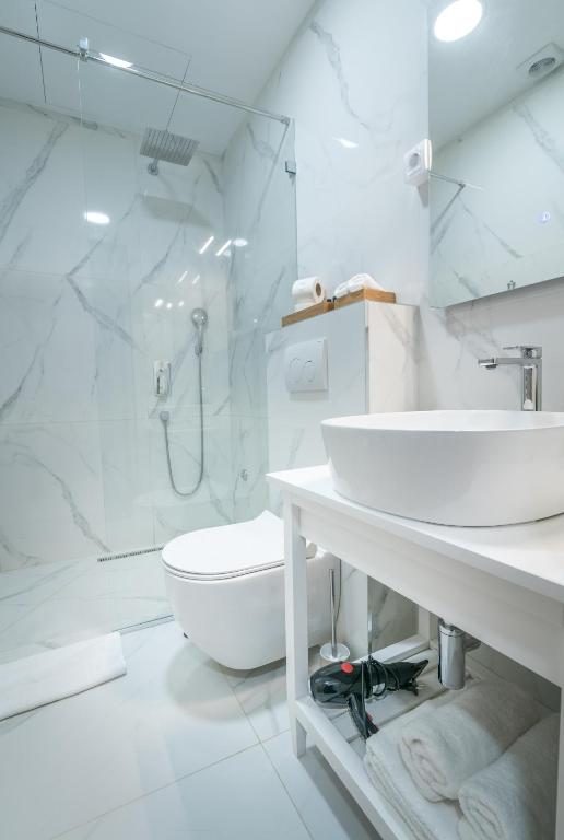 Koupelna v ubytování Veneti Suites