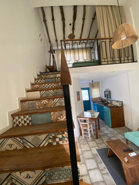 Фотография из галереи Sunside Inn Hotel в Кирении