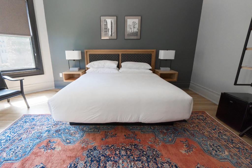 The Dubbel Dutch - King Room