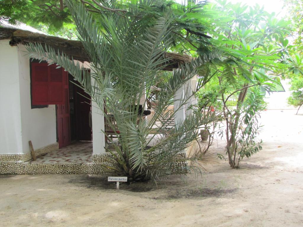 Bazouk Du Saloum Ecolodge - Habitación Triple Con Vista Al Jardín