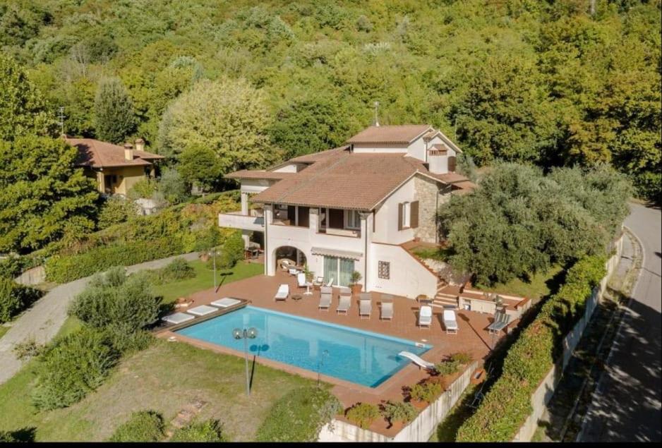 Skats uz naktsmītni Villa con Piscina privata - Vista panoramica - 7 ROOMS - 20 GUEST no putna lidojuma