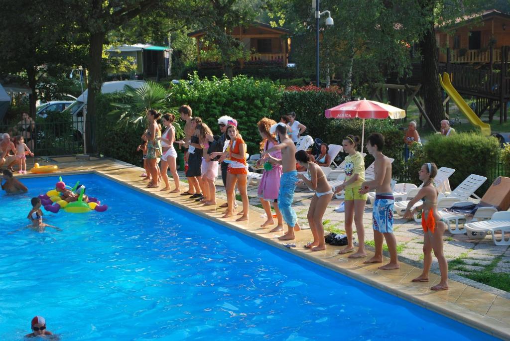 Piscina di Dkamping Village - International Camping Ispra o nelle vicinanze