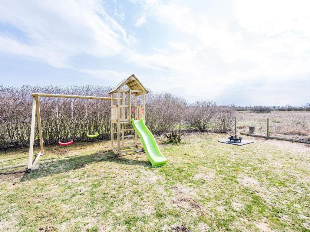 Herní místnost nebo prostor pro děti v ubytování Holiday home Tarm LIX