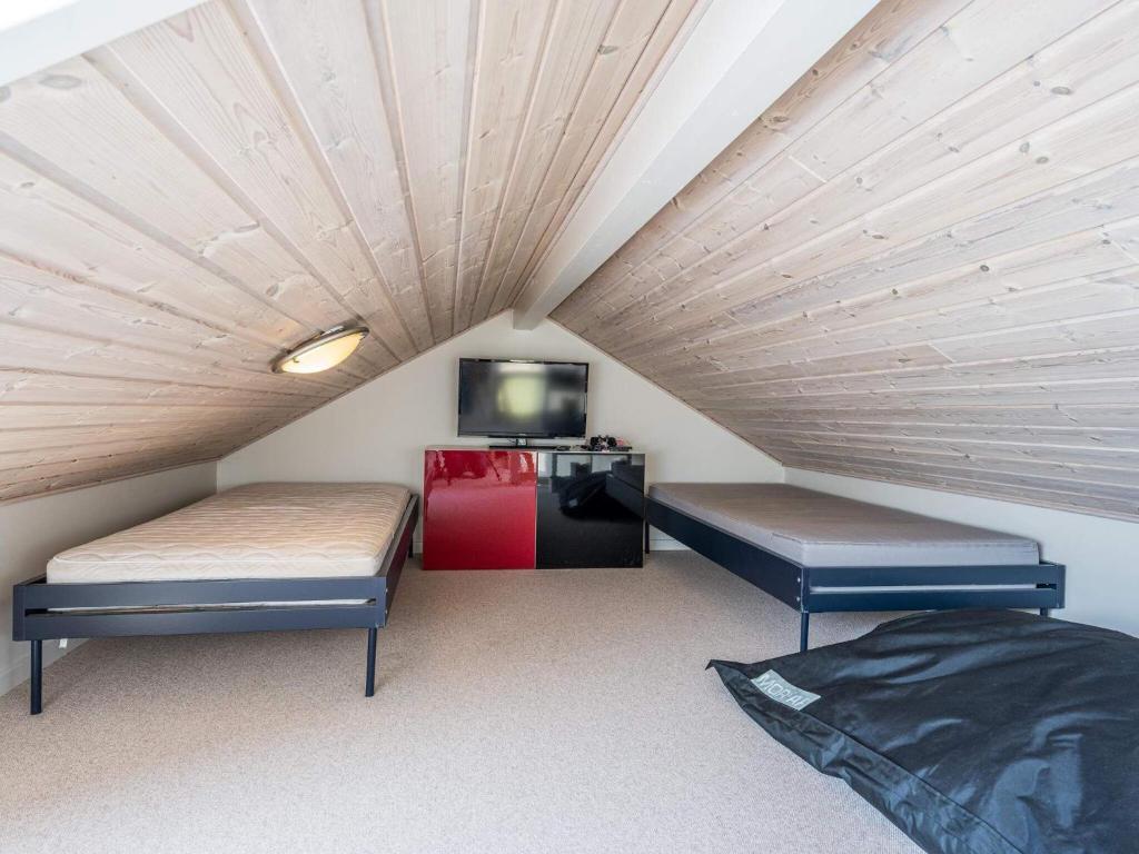 Postel nebo postele na pokoji v ubytování Holiday home Tarm LIX
