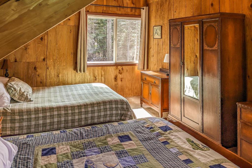 Postel nebo postele na pokoji v ubytování Yakima River Cabin