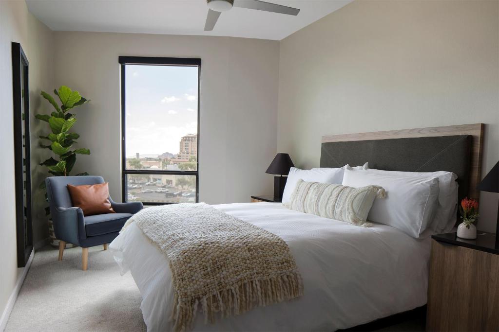 Sentral Old Town - Designer Furnished 2 Bedroom Apt In Old Town