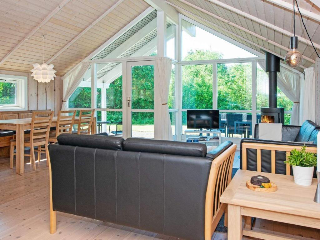TV a/nebo společenská místnost v ubytování Holiday home Toftlund XLV