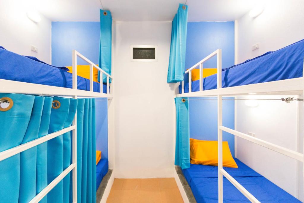 Palanda nebo palandy na pokoji v ubytování Shiralea Backpackers Resort