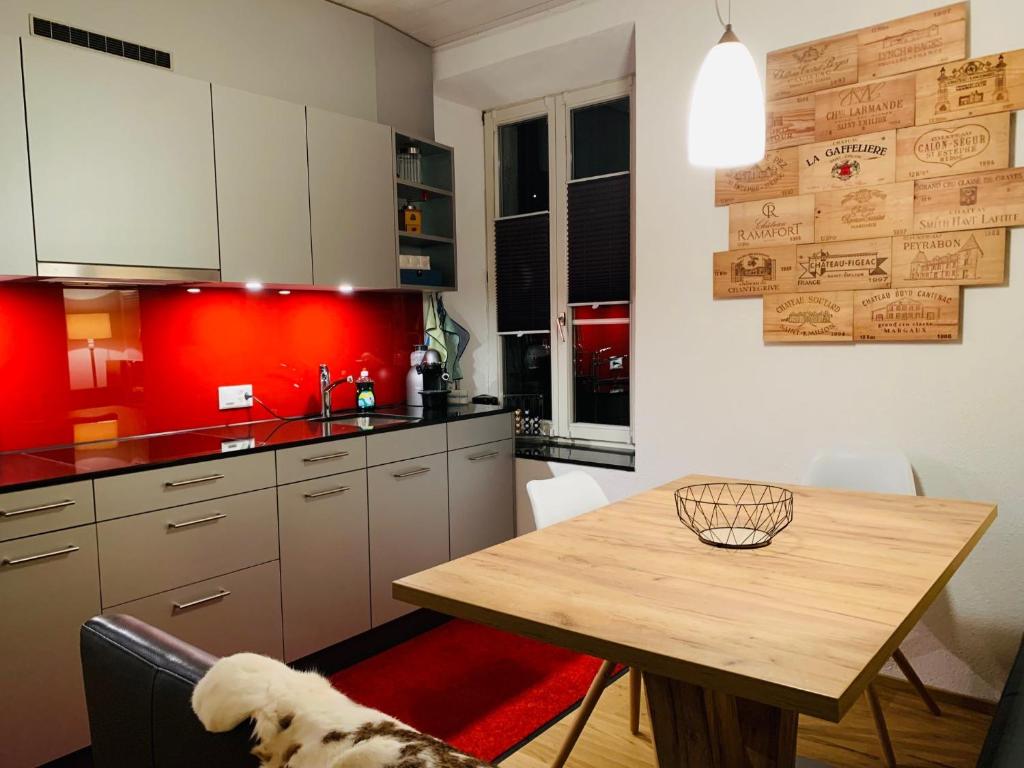 Kuchyň nebo kuchyňský kout v ubytování Casa Restelli EG - nahe Andermatt Gotthard