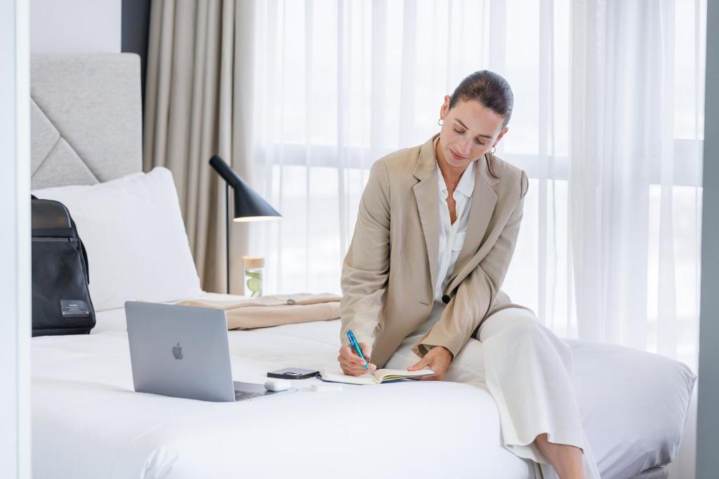 Meriton Suites Zetland - Resim 7