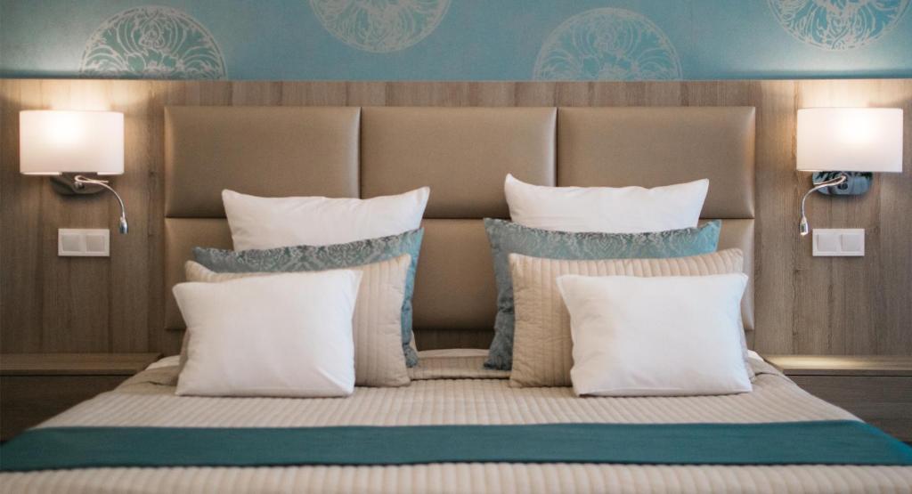 Harmonia Palace - Deluxe Apartment With City View