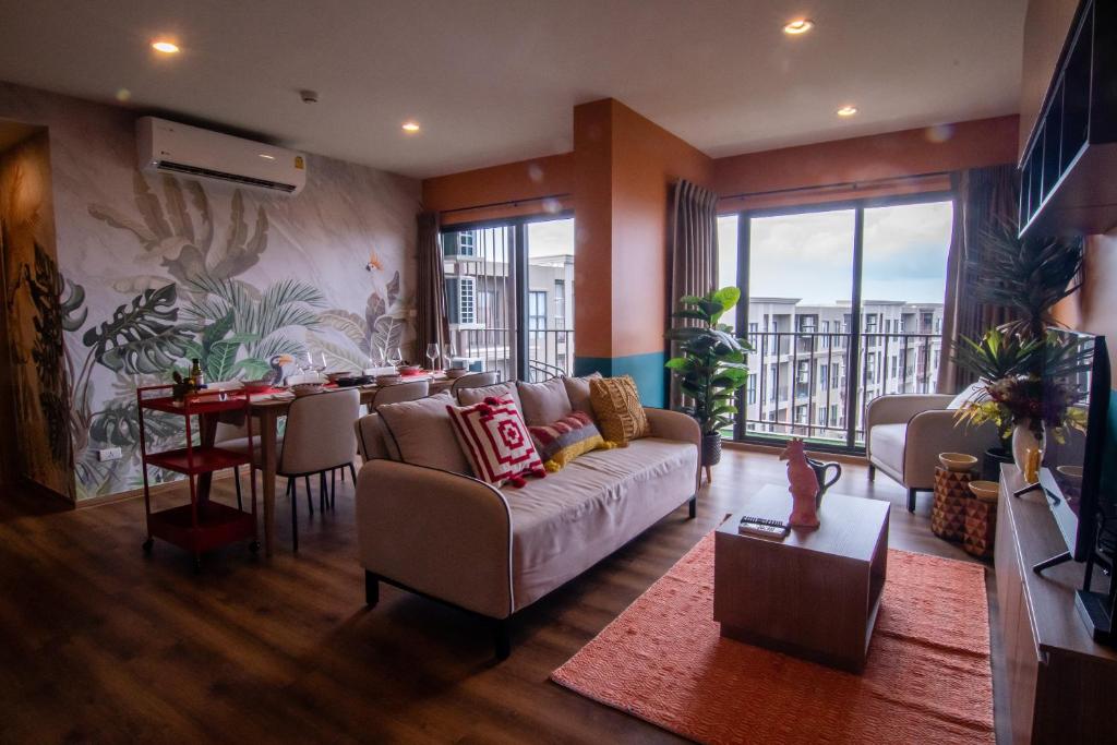 พื้นที่นั่งเล่นของ La Habana Luxury 2 Bedroom Suites with Ocean View